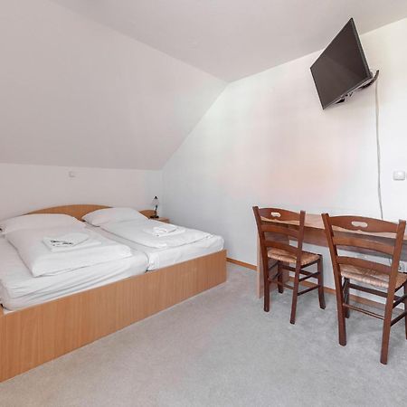 Gostilna Logar Hotel Hotemaze Luaran gambar